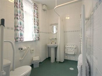 Epchris House 3*